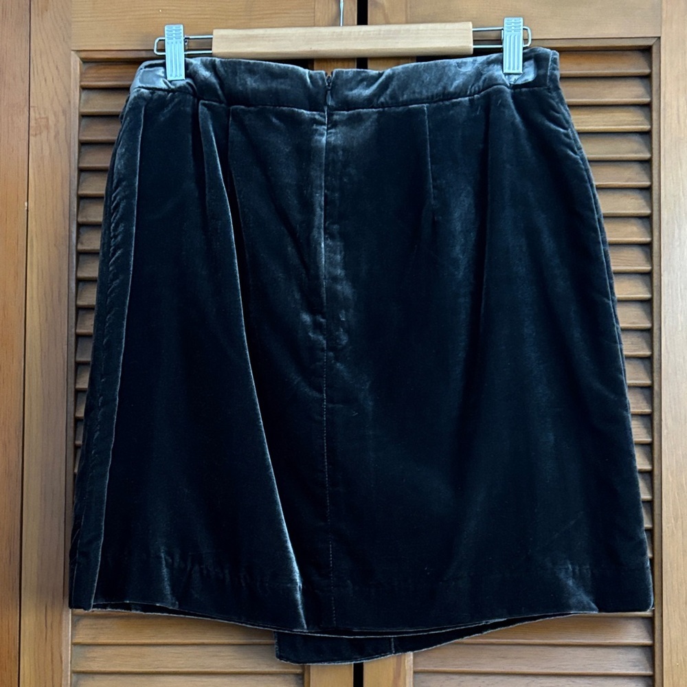Ann Taylor Black Asymmetrical Velvet Mini Skirt - Picture 4 of 5